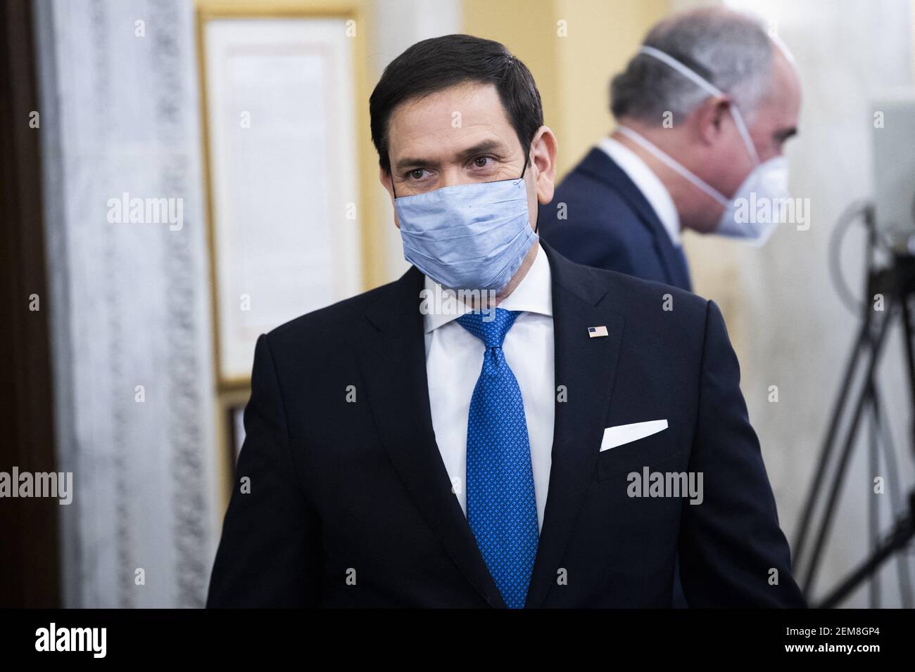 Der stellvertretende Vorsitzende, Senator Marco Rubio, R-Florida, nimmt am Mittwoch, den 24. Februar, an der Bestätigungsverhandlung des Senate Select Intelligence Committee für William Burns, Nominee für den Direktor der Central Intelligence Agency, im Russell Senate Office Building auf dem Capitol Hill in Washington, DC, USA Teil. 2021. Senator Bob Casey, D-Pa., ist rechts zu sehen. Foto von Tom Williams/Pool/ABACAPRESS.COM Stockfoto