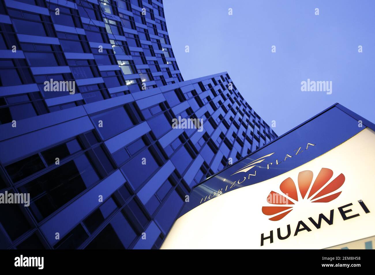 Horizon Plaza, das Bürogebäude, in dem sich der Hauptsitz der polnischen Niederlassung von Huawei befindet, ist am 12. Januar 2018 in Warschau, Polen, zu sehen. Am Freitag wurde ein chinesischer Staatsangehöriger, ein Angestellter von Huawei, von der Polnischen Agentur für innere Sicherheit (ABW) wegen des Verdachts der Spionage für die chinesische Regierung verhaftet. (Foto von Jaap Arriens / Sipa USA) Stockfoto