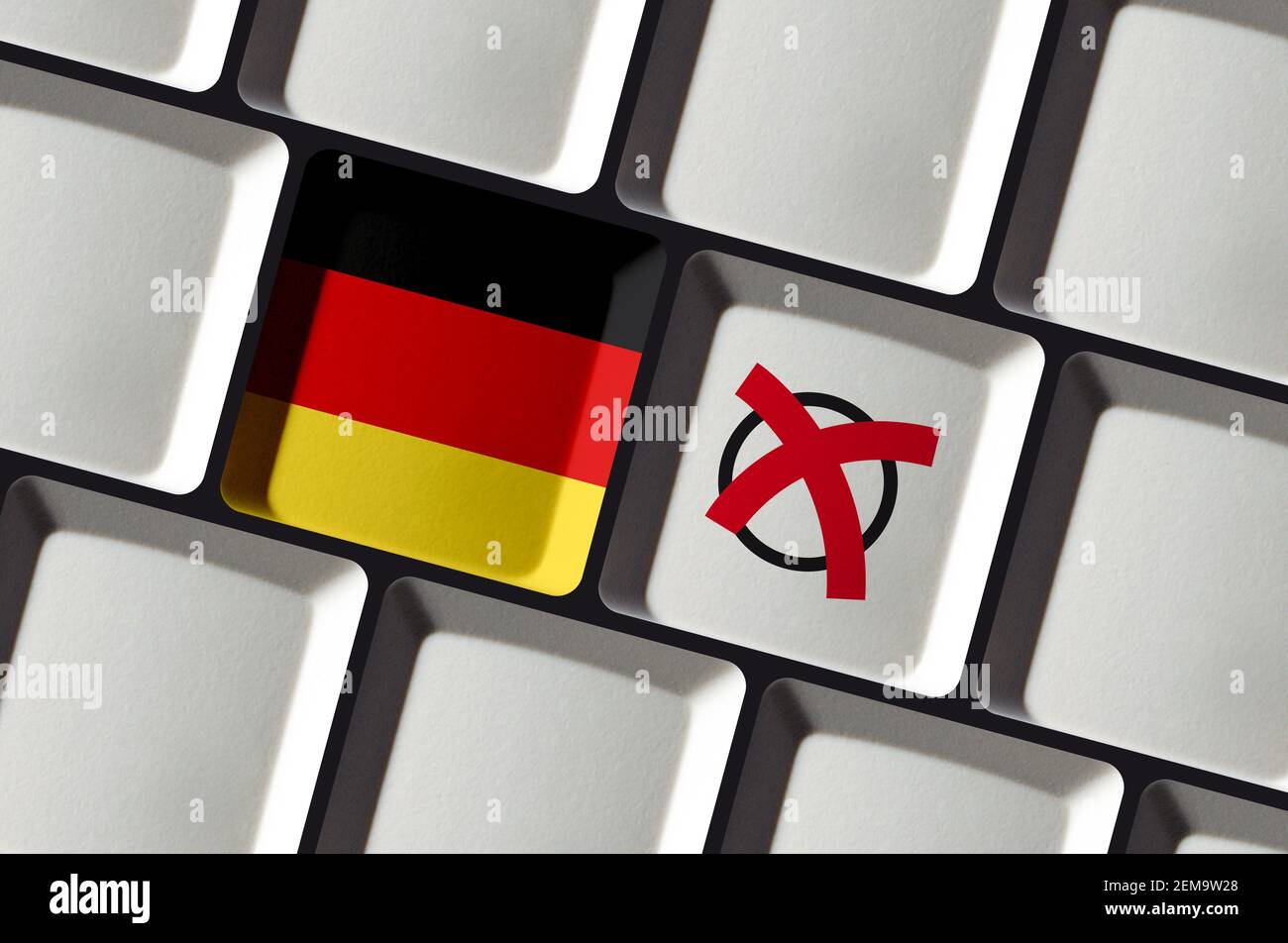Wahlreferendum Deutschland- Deutsche Flagge auf Computer Tastatur Online-Internet Stockfoto