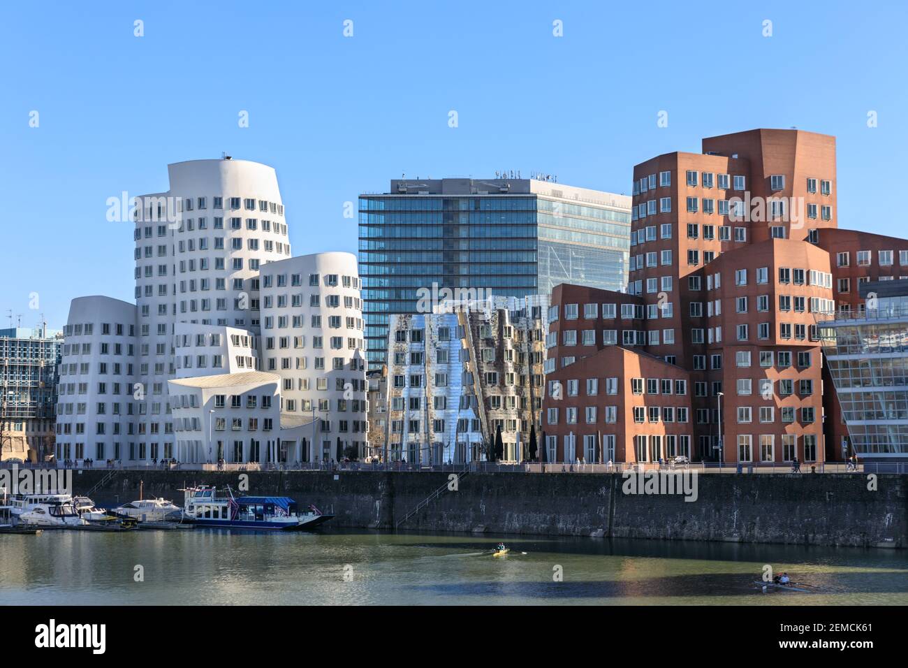 Neuer Zollhof oder der Neue Zollhof, Gebäude des Architekten Frank O. Gehry, Düsseldorf MedienHafen, Düsseldorf, Deutschland Stockfoto