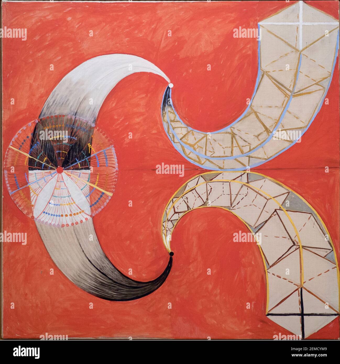 The Swan No 9 von Hilma af Klint - Abstraktes Kunstwerk des schwedischen Künstler-Mystikers. Wirbelt und wirbelt auf einem roten Hintergrund. Stockfoto