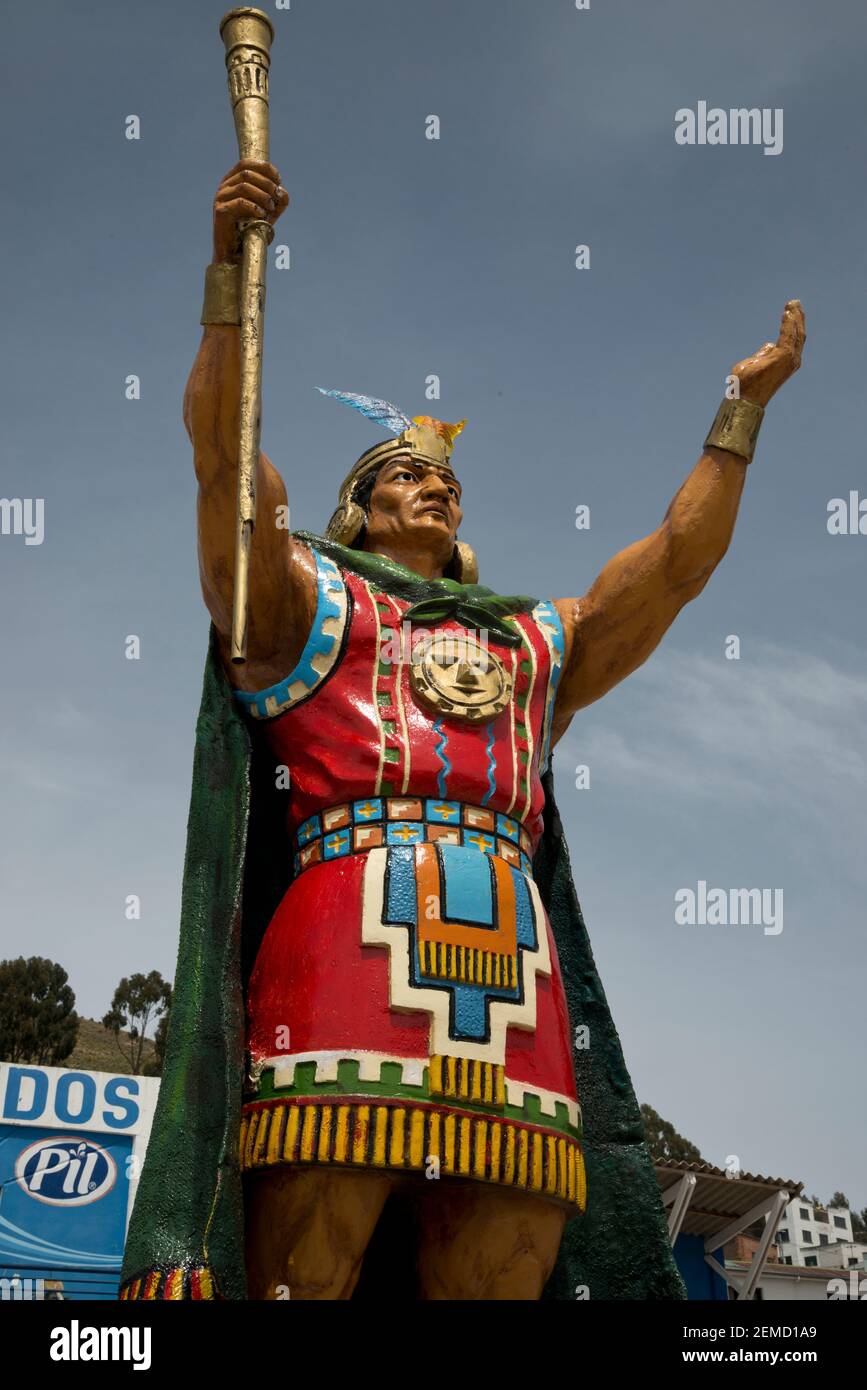 Inka-Statue am Ufer des Titicaca-Sees Stockfoto