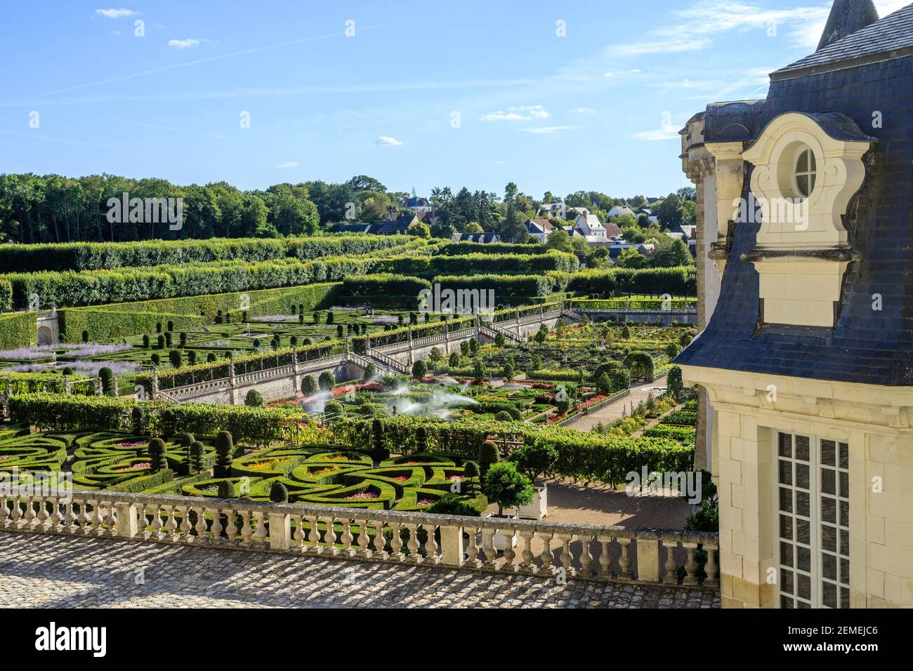 Frankreich, Indre et Loire, Loire-Tal als Weltkulturerbe der UNESCO, das Schloss und die Gärten von Villandry, Blick von den oberen Terrassen // Fran Stockfoto