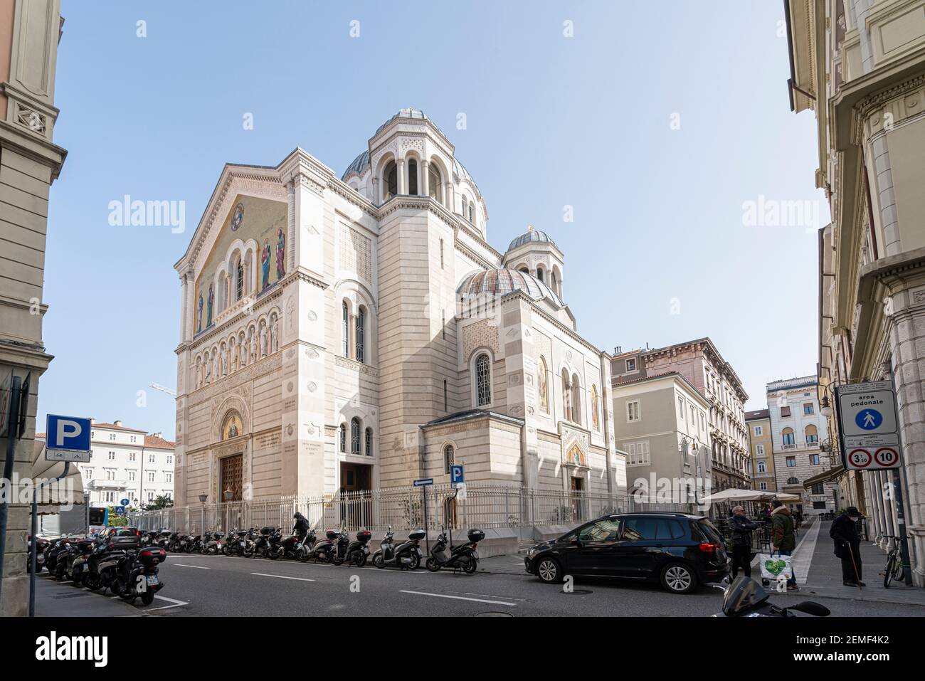 Triest, Italien. 24. Februar 2921. Die Außenansicht der orthodoxen Kirche im Stadtzentrum Stockfoto