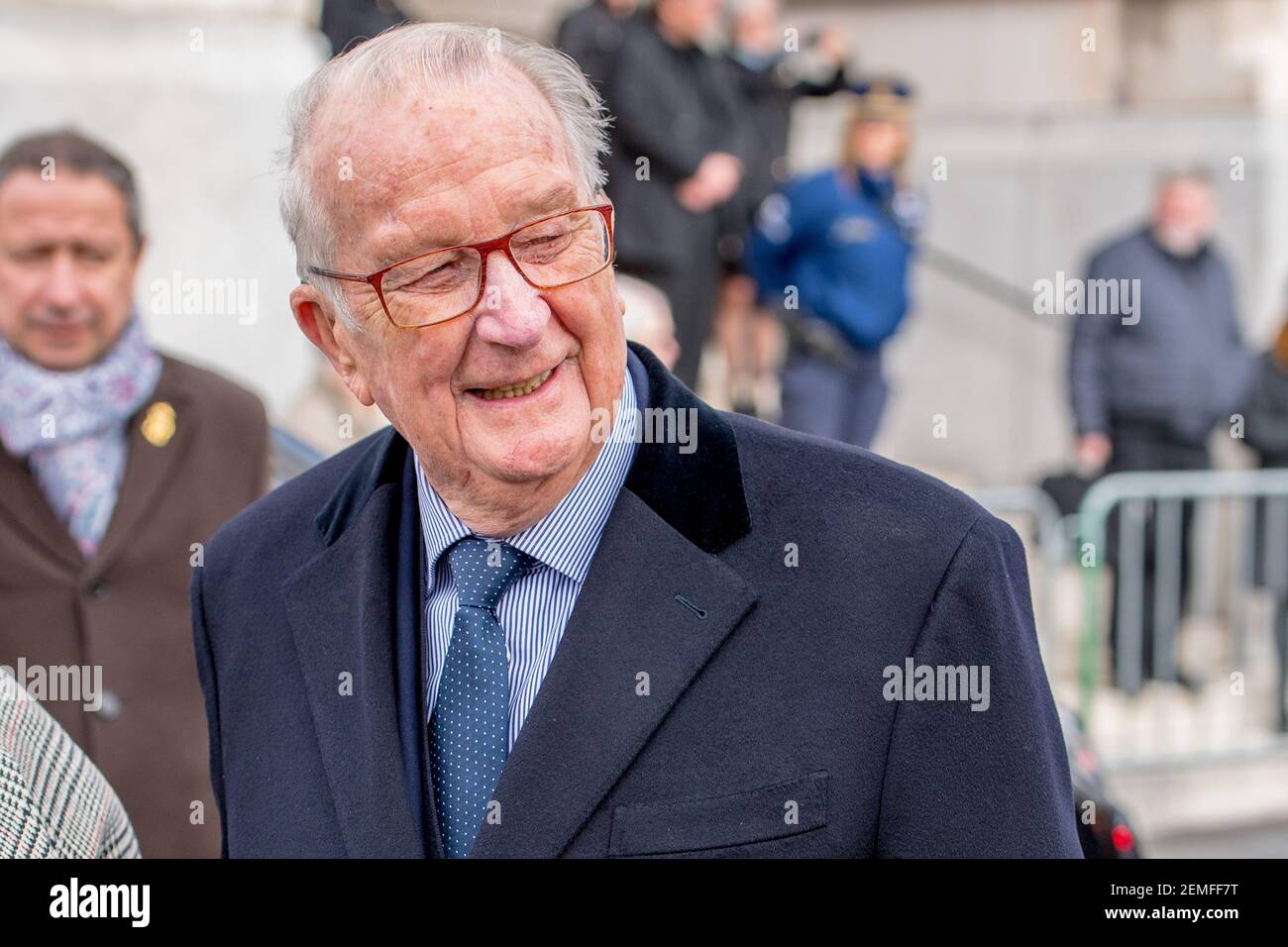 Toyland Union Jack Zylinder 6er Set - Kunststoff Hüte Für König Charles Krönung