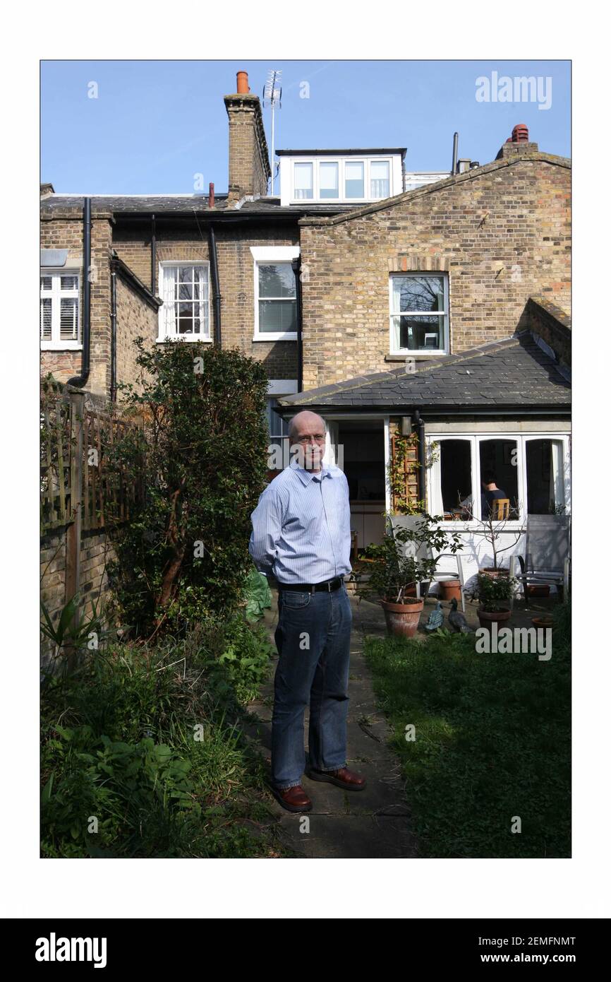 Ian Sinclair in dem Haus, in dem er gelebt hat 40 Jahre Hotograph von David Sandison The Independent Stockfoto