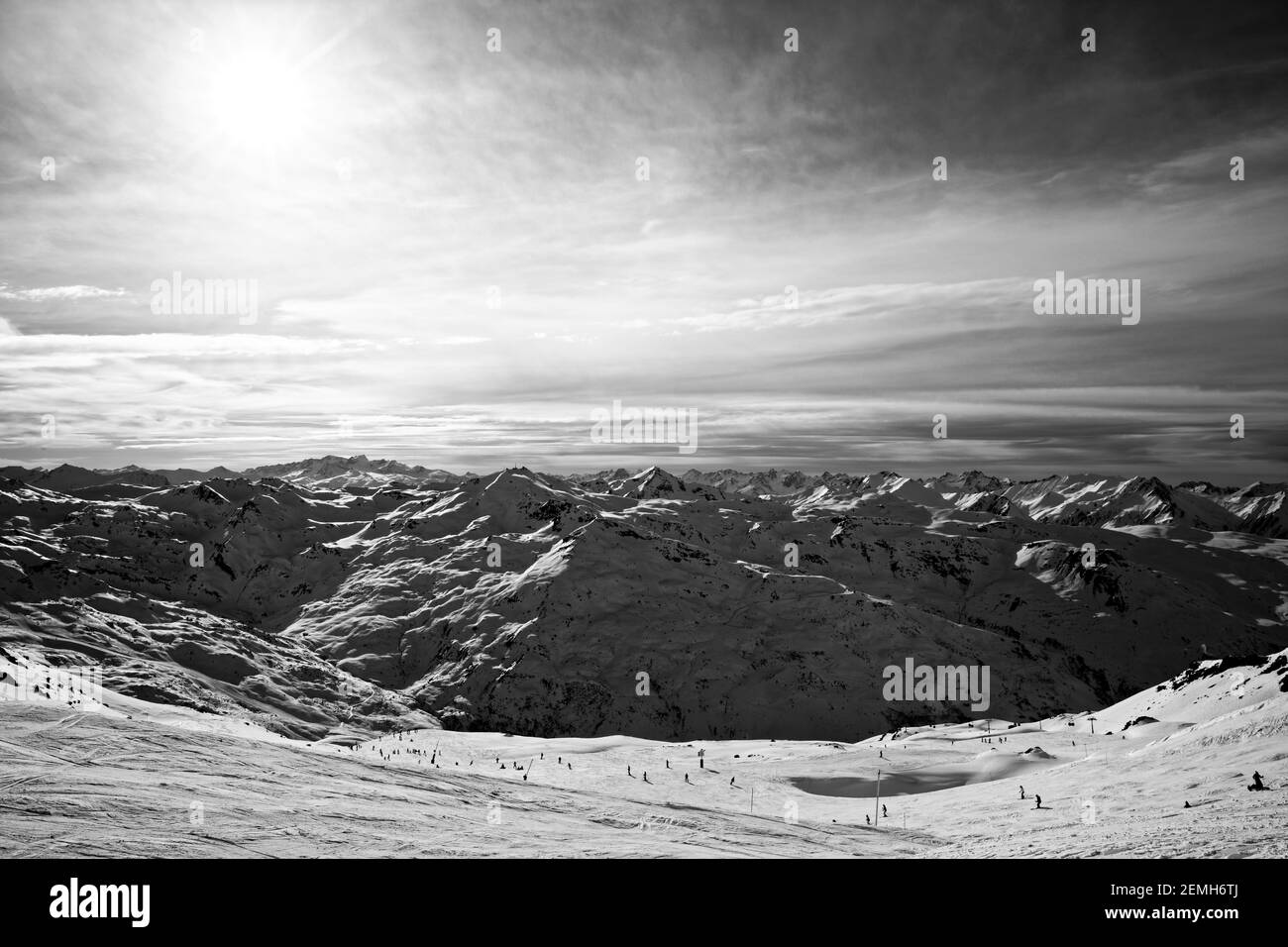 Val Thorens, Frankreich - 3. März 2019: Val Thorens Hang in Französisch Savoie bei Sonnenuntergang Stockfoto