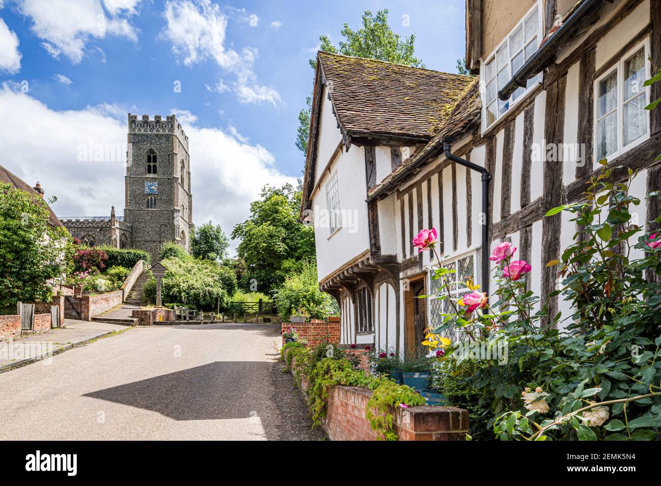 Schöne alte Fachwerkhäuser und Steg Häuser in dem berühmten hübschen Dorf Kersey, Suffolk UK Stockfoto