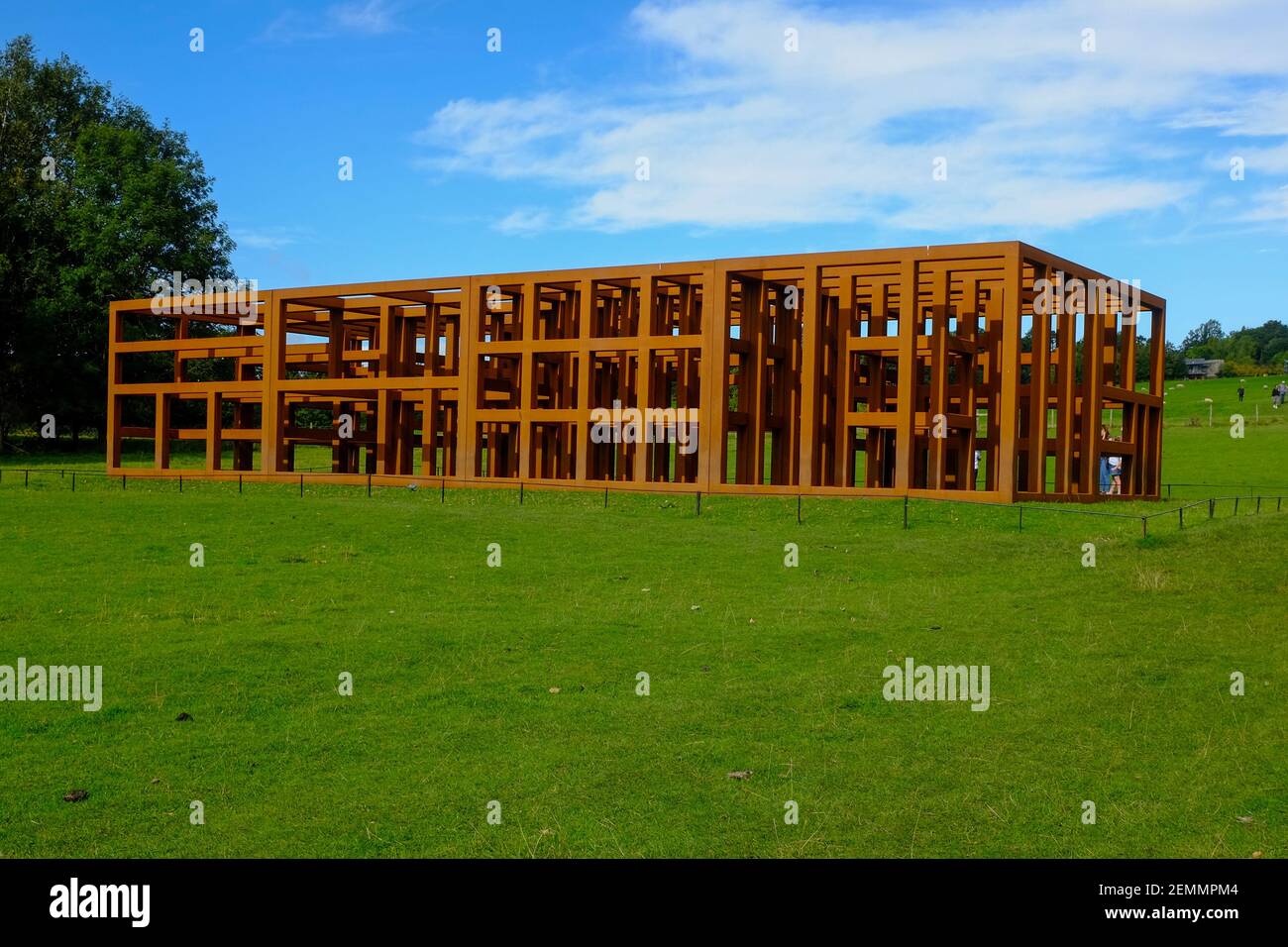 Sean Scully: Kiste der Luft (2018) eine Stahlskulptur im Yorkshire Sculpture Park (YSP) Stockfoto