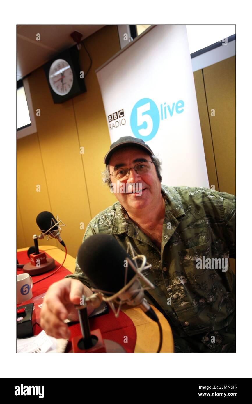 Danny Baker wird zu BBC Radio 5 Live zurückkehren Mit einem Liegeplatz auf der 606 Fußball-Handy-in Showfoto von David Sandison The Independent Stockfoto