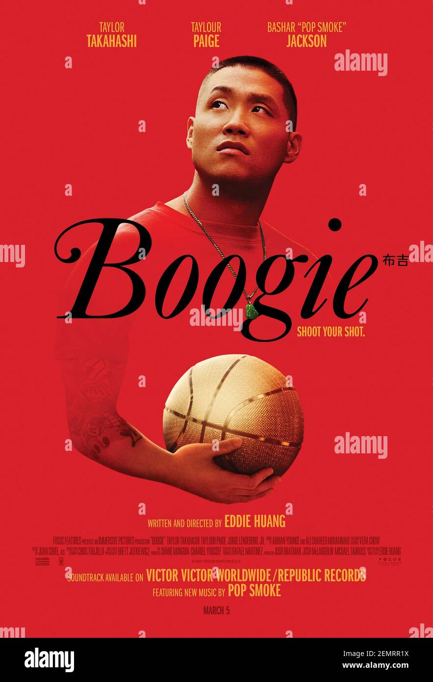 Boogie (2021) unter der Regie von Eddie Huang mit Taylor Takahashi, Pamelyn Chee und Jorge Lenzeborg Jr. Alfred Chin ist ein talentierter Basketballspieler und muss mit den vielen konkurrierenden Interessen in seinem Leben jonglieren. Stockfoto