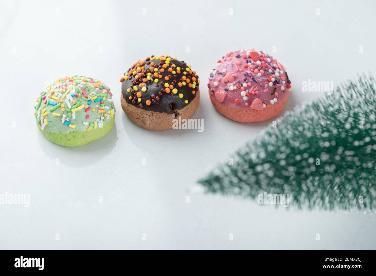 Colorful candy tree -Fotos und -Bildmaterial in hoher Auflösung – Alamy