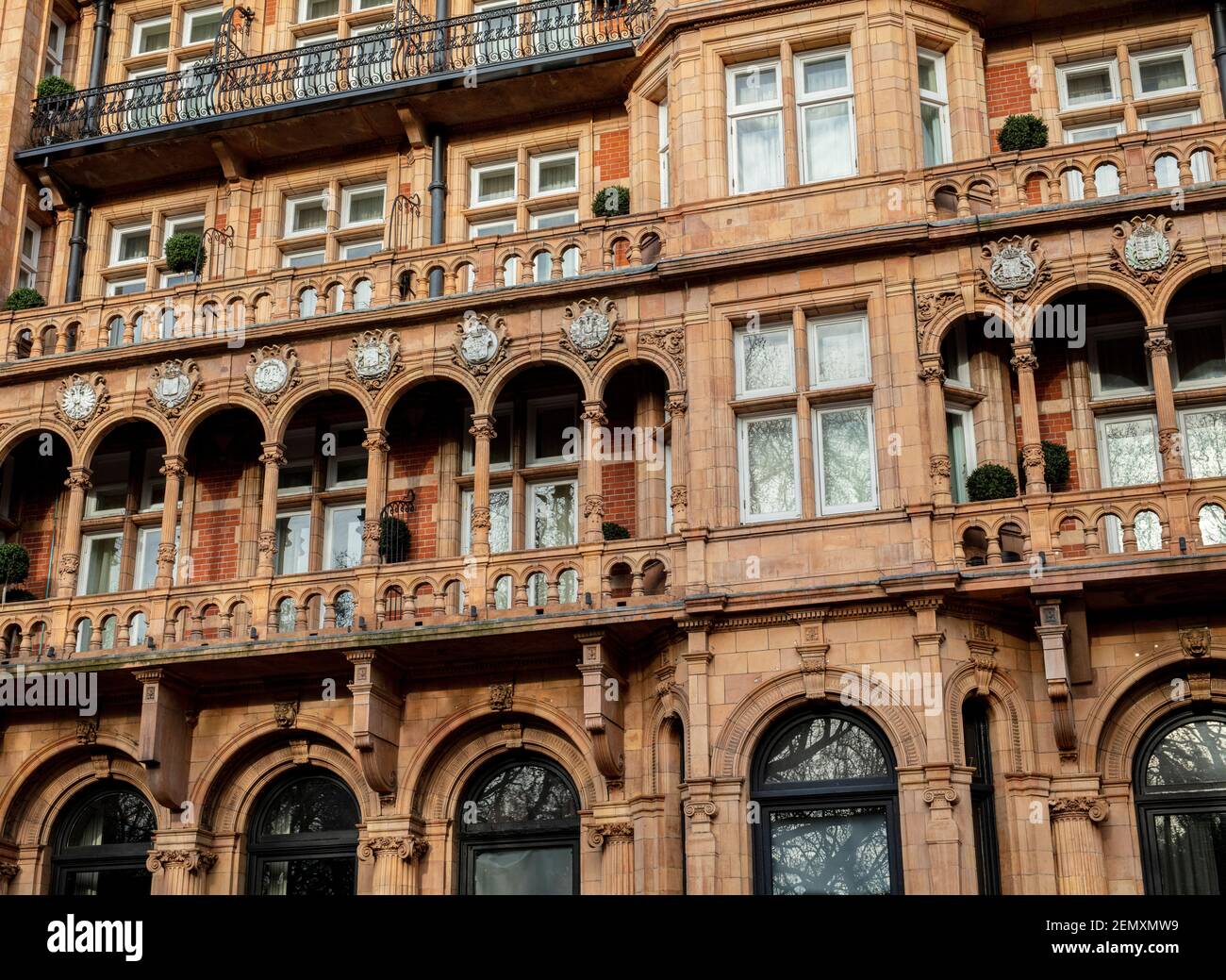 Kimpton Fitzroy Hotel (Russell Hotel), Bloomsbury, London; entworfen Charles Fitzroy Doll im Jahr 1900. Die Russell Group of Universities traf sich hier zum ersten Mal. Stockfoto