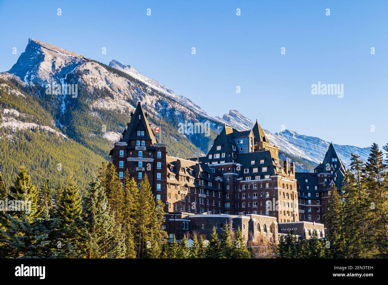 Blick auf das berühmte Banff Springs Hotel in Banff, Kanada Stockfoto