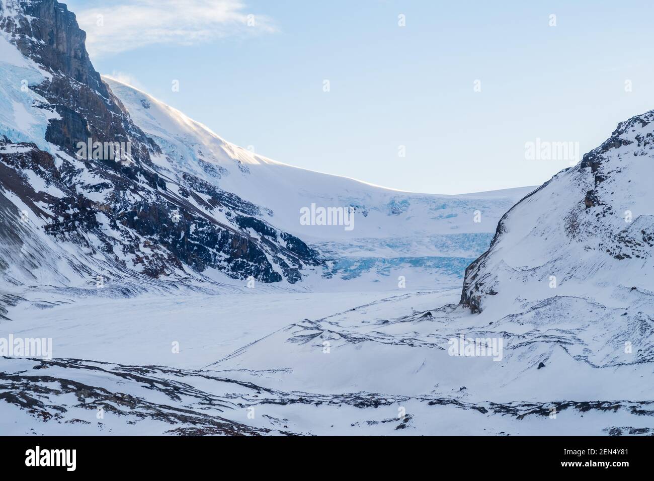 Winteransicht des Athabasca Gletschers in der kanadischen Rocky Mountains Stockfoto