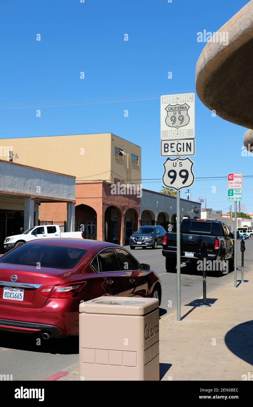 Schild am Anfang der historischen US-Route 99 in der Innenstadt von Calexico, Kalifornien, eine Nord-Süd-Grenze zur Grenze Autobahn an der Westküste der Vereinigten Staaten. Stockfoto