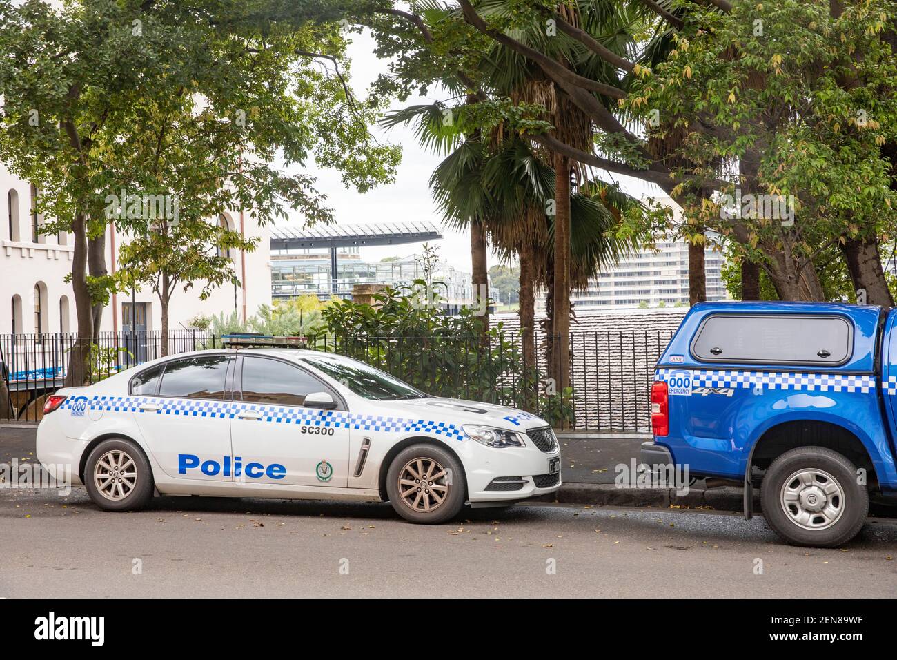 Polizeiautos aus New South Wales parkten in der George Street The Rocks in Sydney, Australien Stockfoto