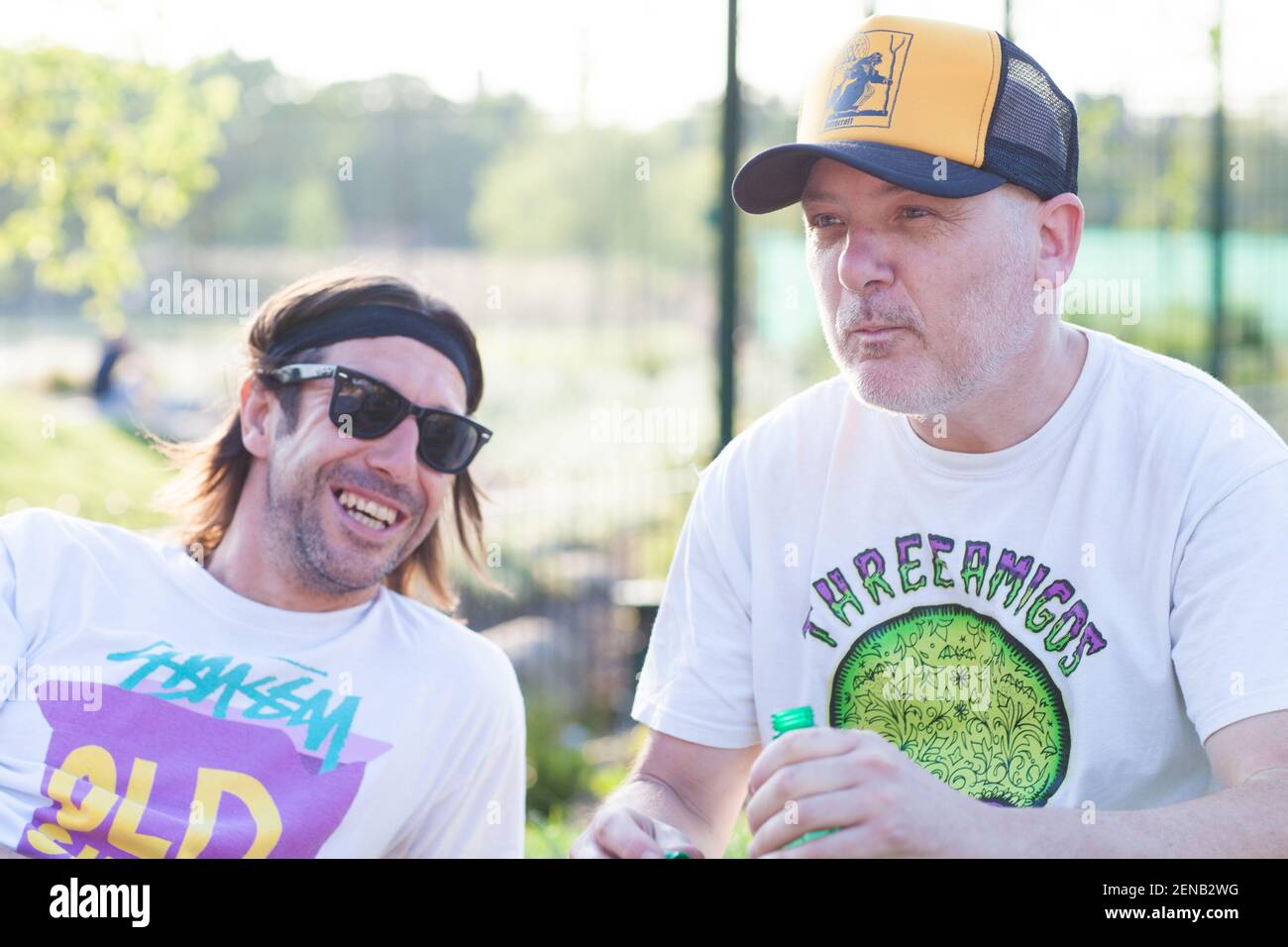 Skateboarder mittleren Alters im Clisssold Park Hackney Skatepark Stockfoto