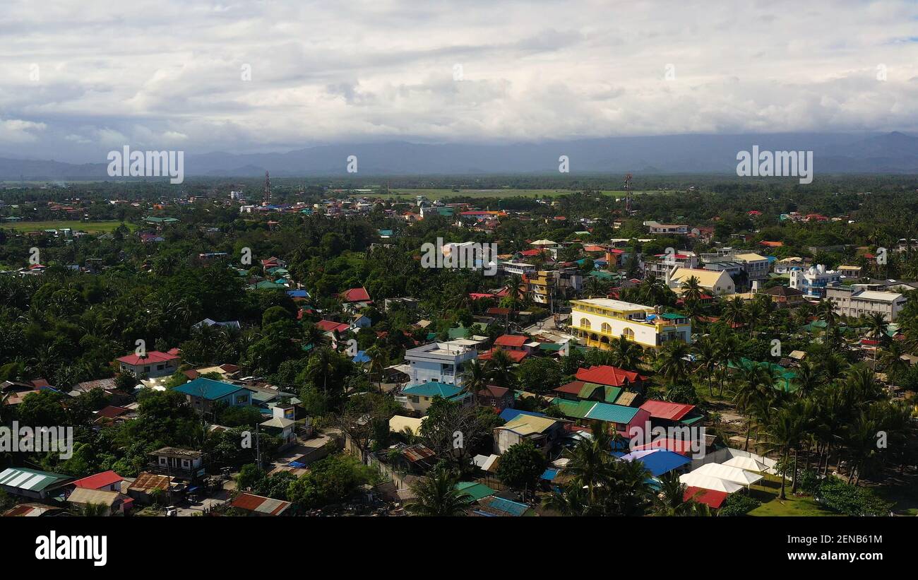 Die Stadt Butler auf den Philippinen, in der bergigen Provinz Aurora befindet, ist als die Hauptstadt des Surfens bekannt. Ballenpresse, Aurora, Philippinen. Stockfoto