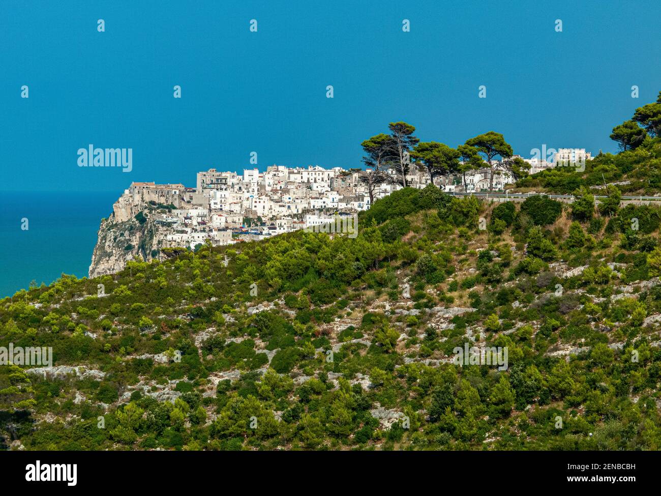 Vorgebirge des Gargano, Küstendorf Peschici. Provinz Foggia, Apulien, Italien, Europa Stockfoto