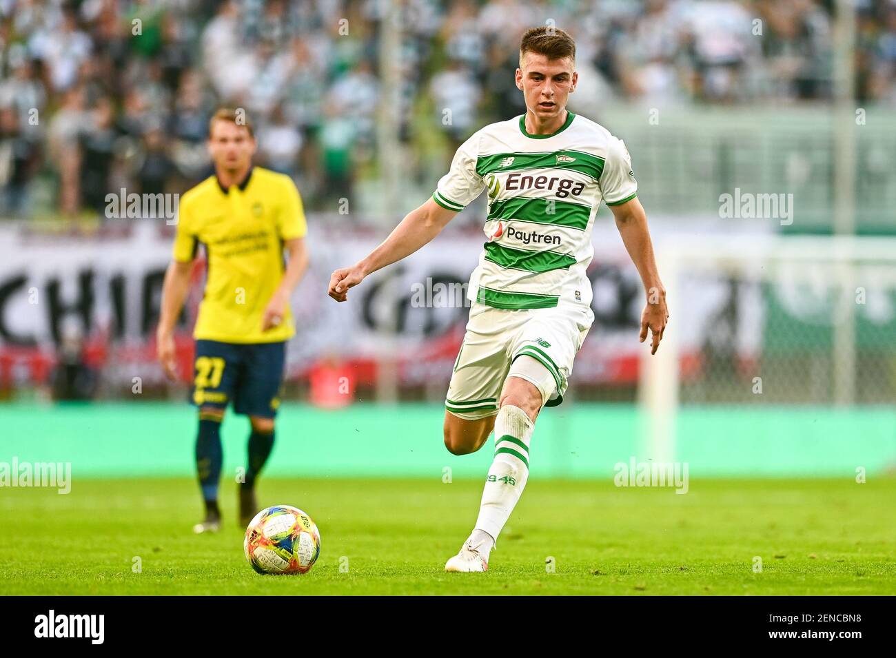 Karol Fila Von Lechia Danzig In Aktion Gesehen Wahrend Der Uefa Europa League Qualifiers Spiel Zwischen Lechia Danzig Und Brondby If Im Energa Stadium Endnote Lechia Gdansk 2 1 Brondby If Foto Mateusz