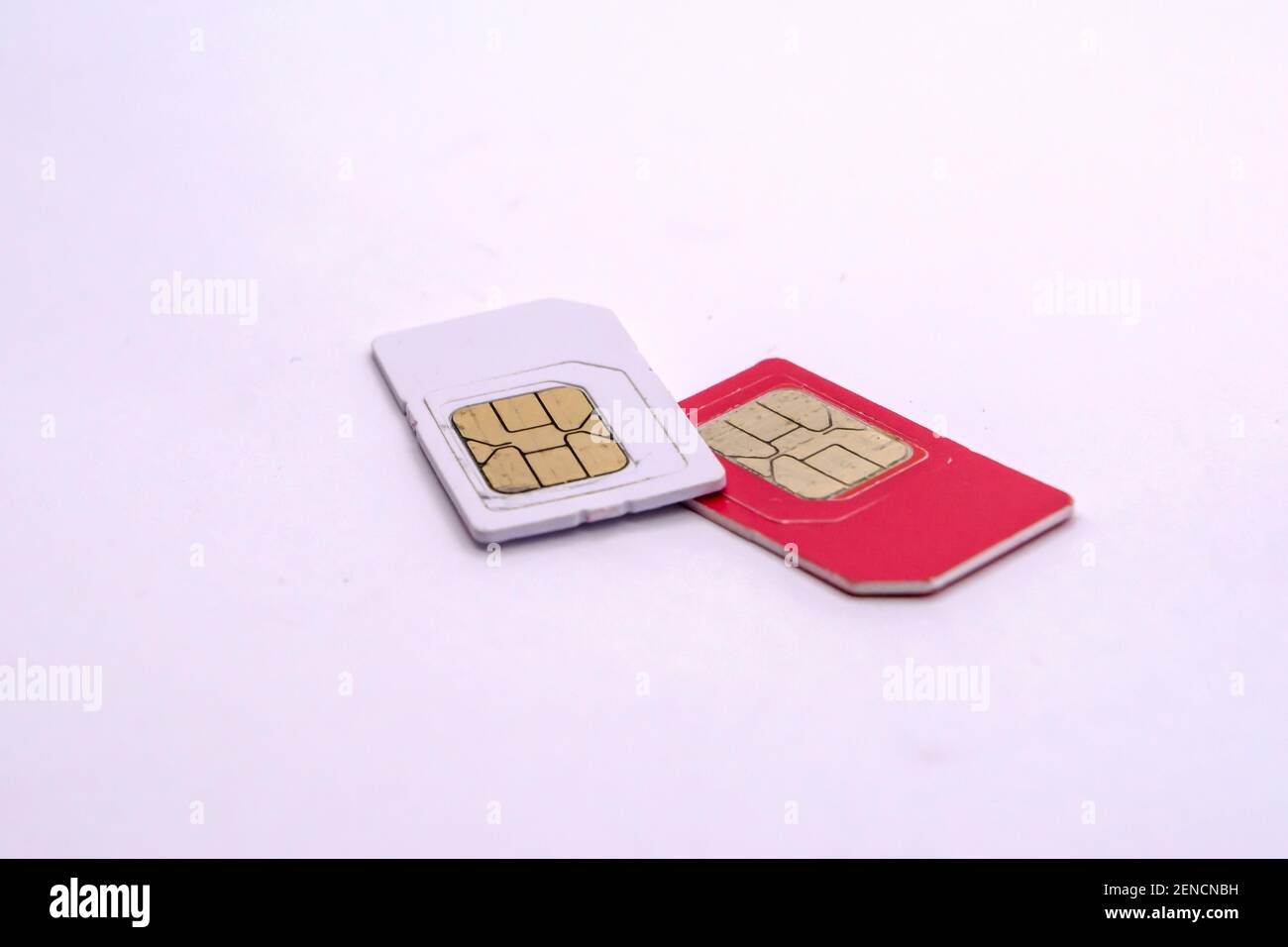 Teilnehmer-ID-Modul oder SIM-Karte. SIM-Karte in verschiedenen Größen isoliert auf weißem Hintergrund. Mini, micro, nano sim. gsm-Chip. Stockfoto