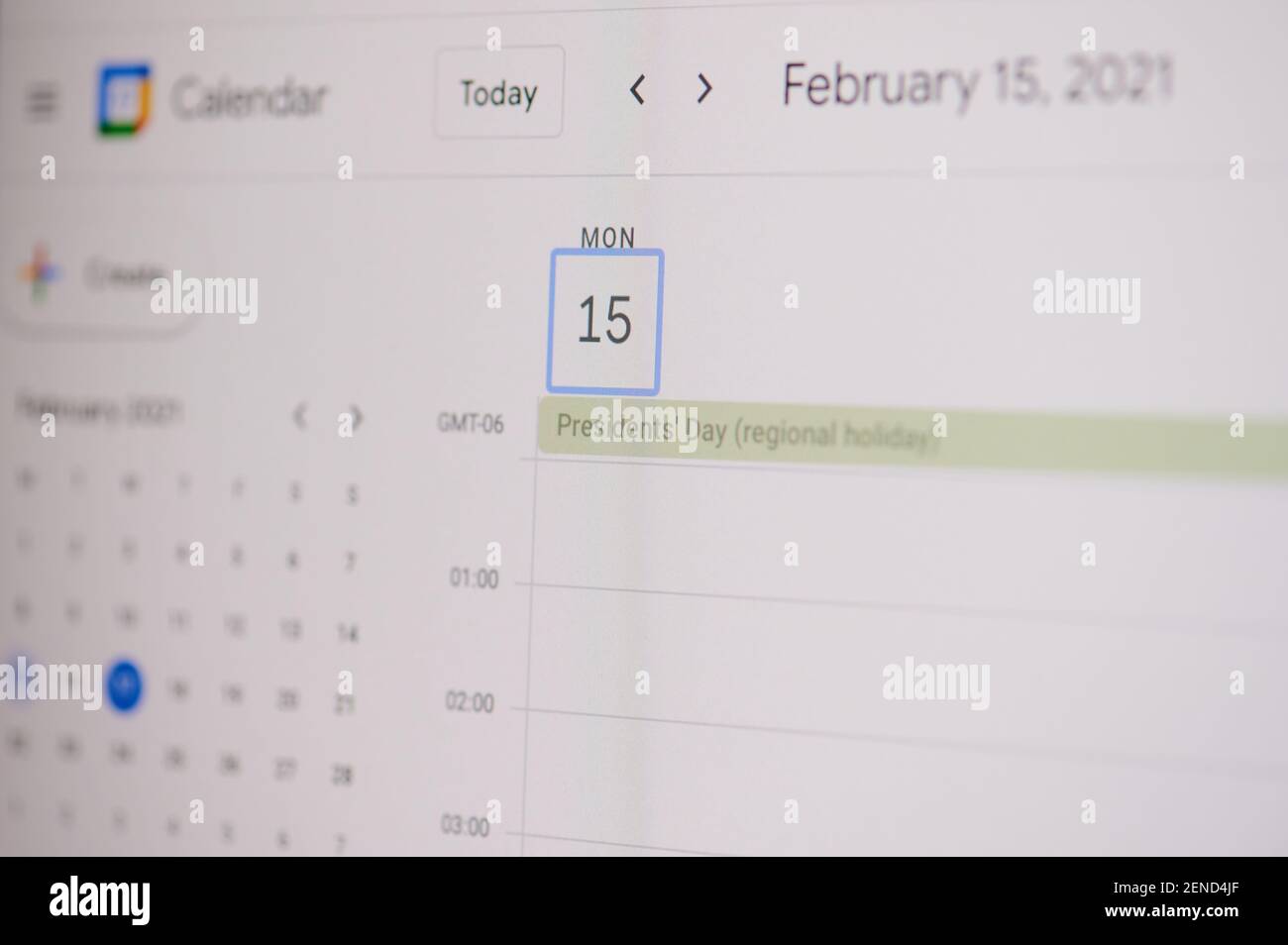 New york, USA - 17. Februar 2021: Präsident Tag 15 Februar auf google-Kalender auf Laptop-Bildschirm Nahaufnahme. Stockfoto