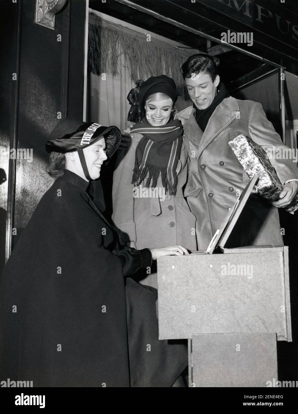 Richard Chamberlain und die französische Schauspielerin Yvette Mimieux lernten sich 1964 bei der TV-Serie Dr. Kildare kennen Stockfoto