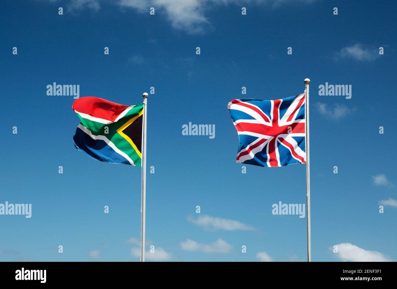 Britische und südafrikanische Flaggen Stockfoto