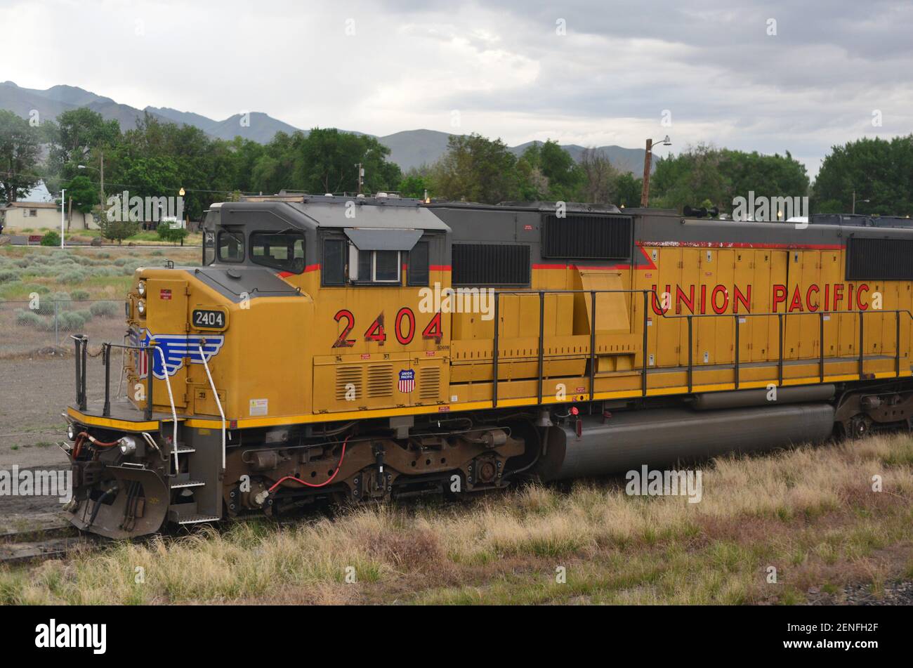Union Pacific Diesel-E-Lokomotive auf einem Abstellgleis in Nevada, USA an einem Morgen im Juni Stockfoto