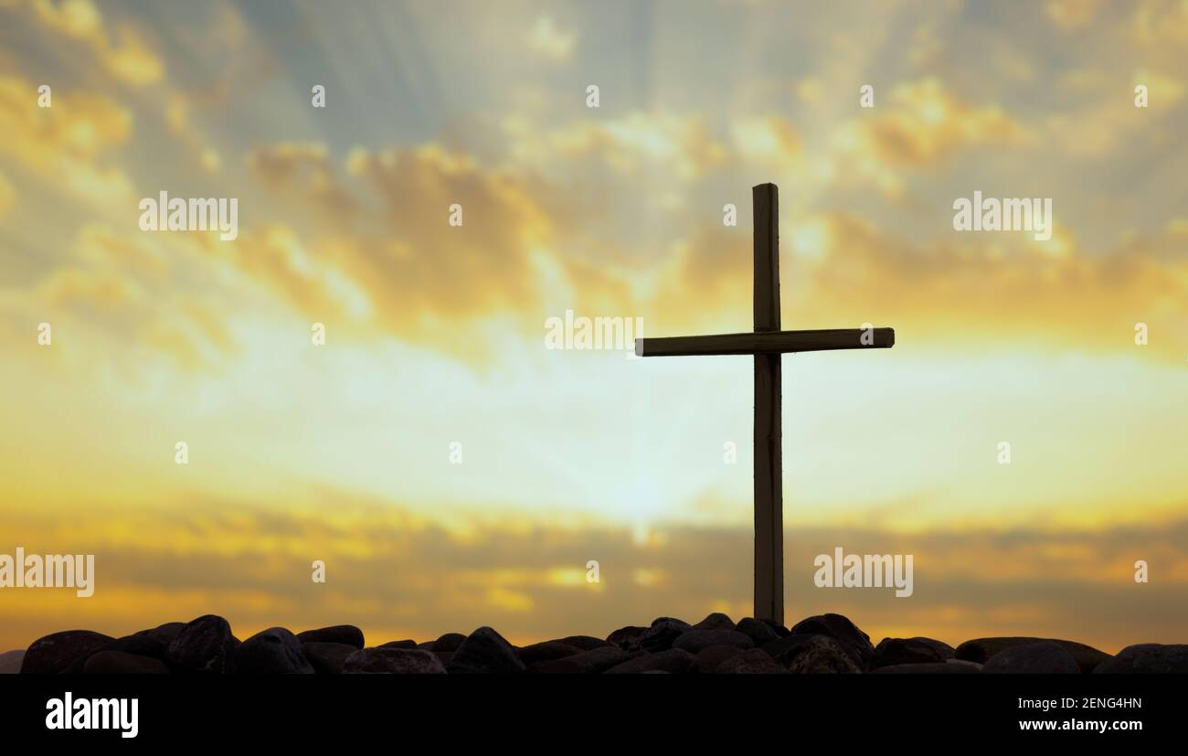 Ursprüngliche natürliche Bäume auf Stone Hill Cross Stockfoto