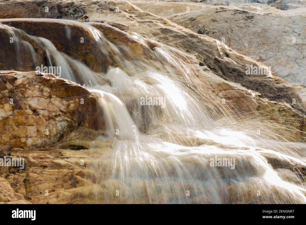 Weichwasseraufnahme in einem fast ausgetrockneten Fluss in der Nähe von Botumirim in Minas Gerais, Brasilien Stockfoto