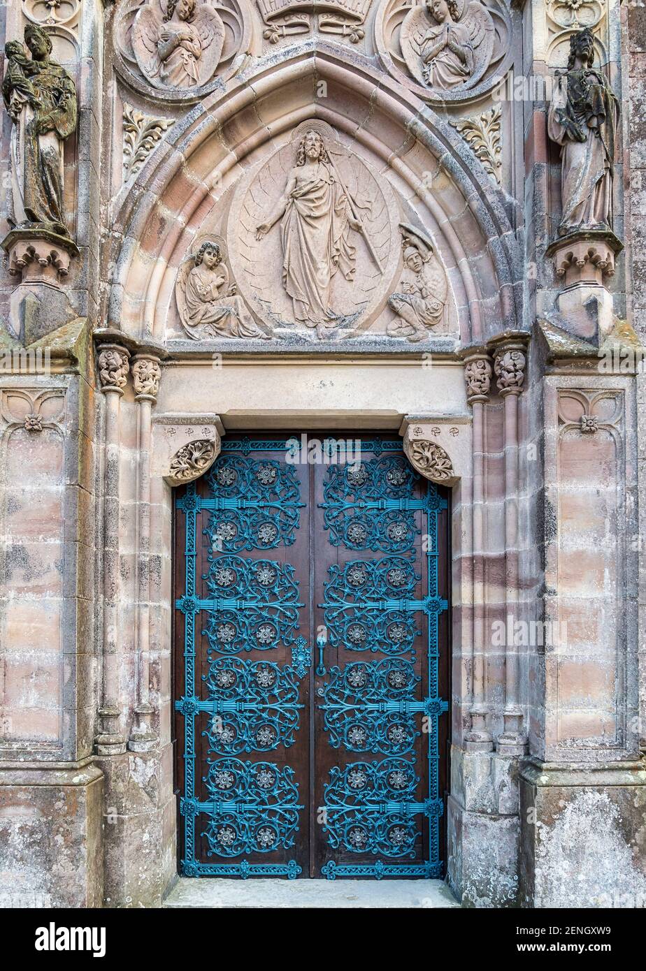 Blick auf das Wahrzeichen Sobrellano Palast, Palacio de Sobrellano erbaut im Jahr 1881 für Antonio Lopez y Lopes, Marquis von Comillas, in Kantabrien, Spai Stockfoto