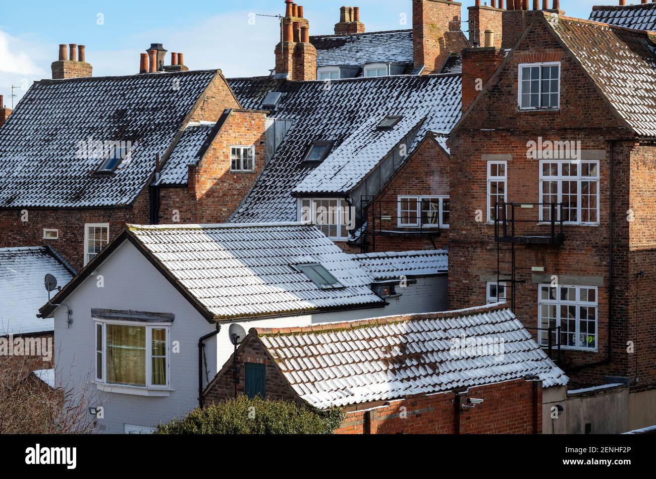 Dächer in der historischen nonkonformistischen Straße von Saint Saviorgate, City of York, Großbritannien Stockfoto