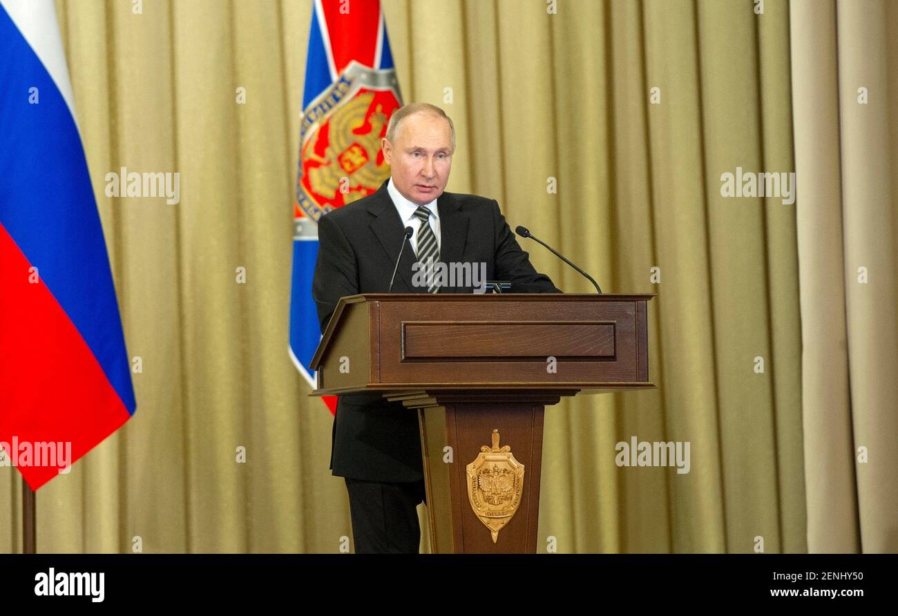 Der russische Präsident Wladimir Putin spricht am 24. Februar 2021 in Moskau, Russland, bei einer Sitzung des Föderalen Sicherheitsdienstes im Kreml. Stockfoto