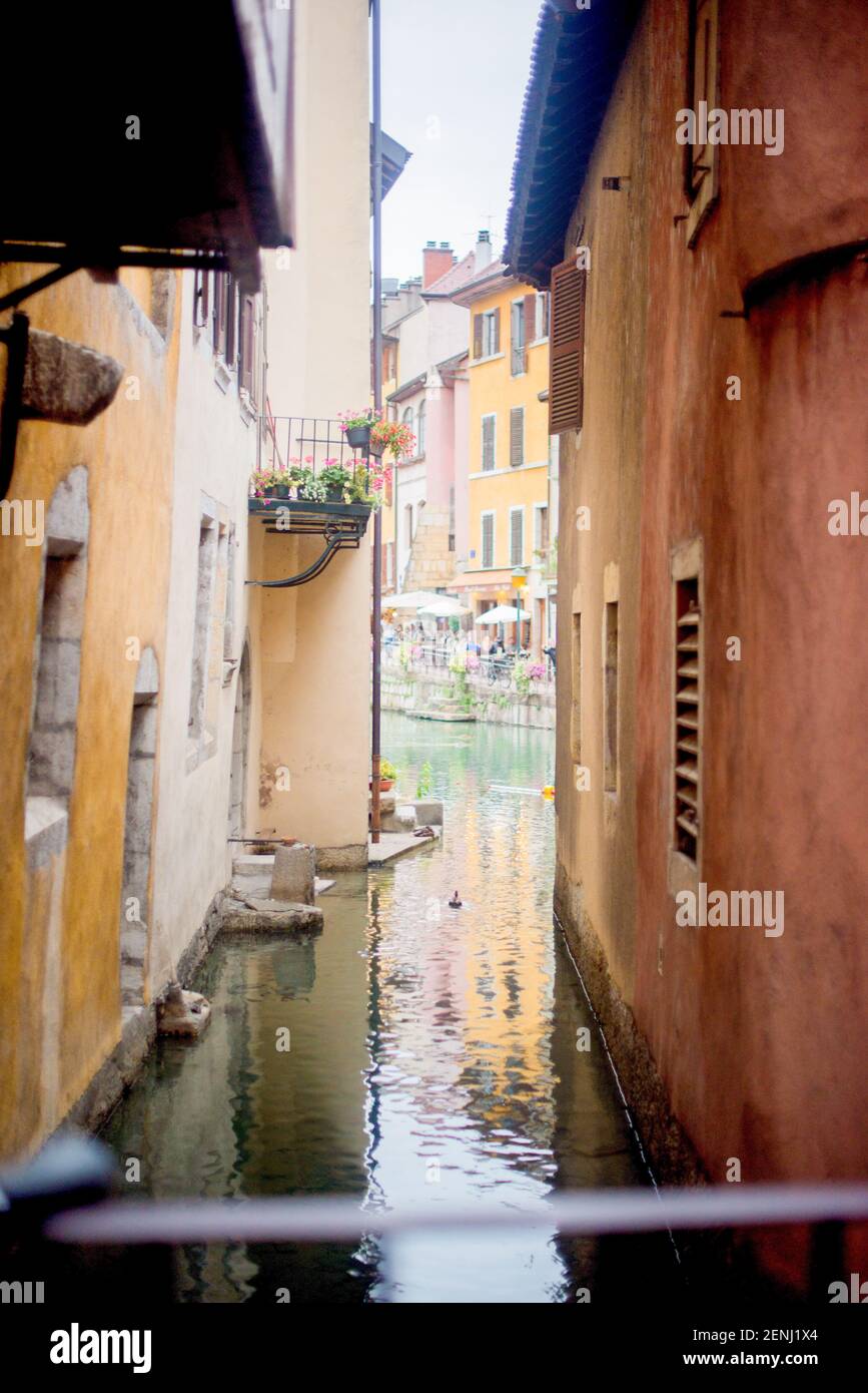 Europäische Stadt auf dem Wasser Foto hoch Stockfoto