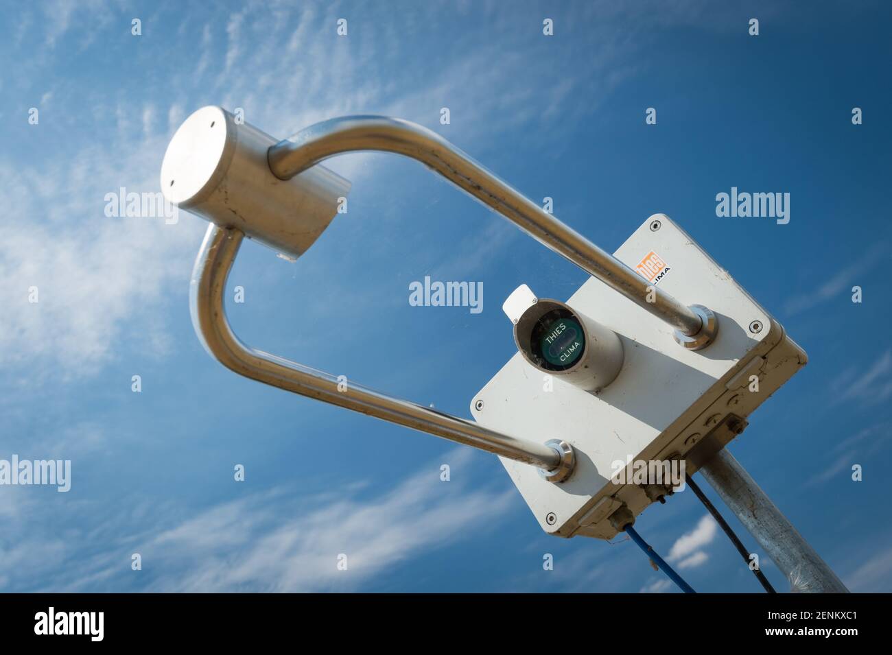 Thies-Disdrometer - Laser-Niederschlagsmessgerät am Chilbolton Observatory des Science and Technology Facilities Council, Hampshire. Stockfoto