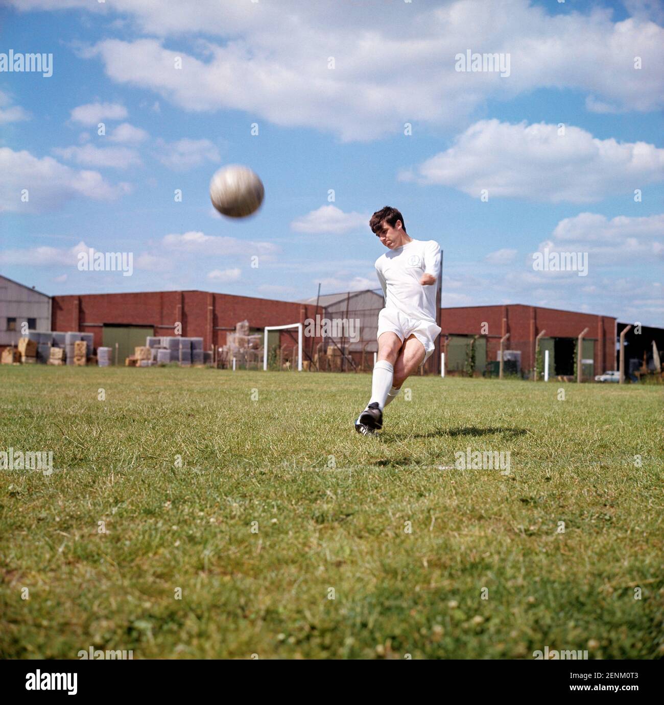 Datei-Foto vom 1-07-1969 von Peter Lorimer, Leeds United Ausgabedatum: Freitag, 26. Februar 2021. Stockfoto