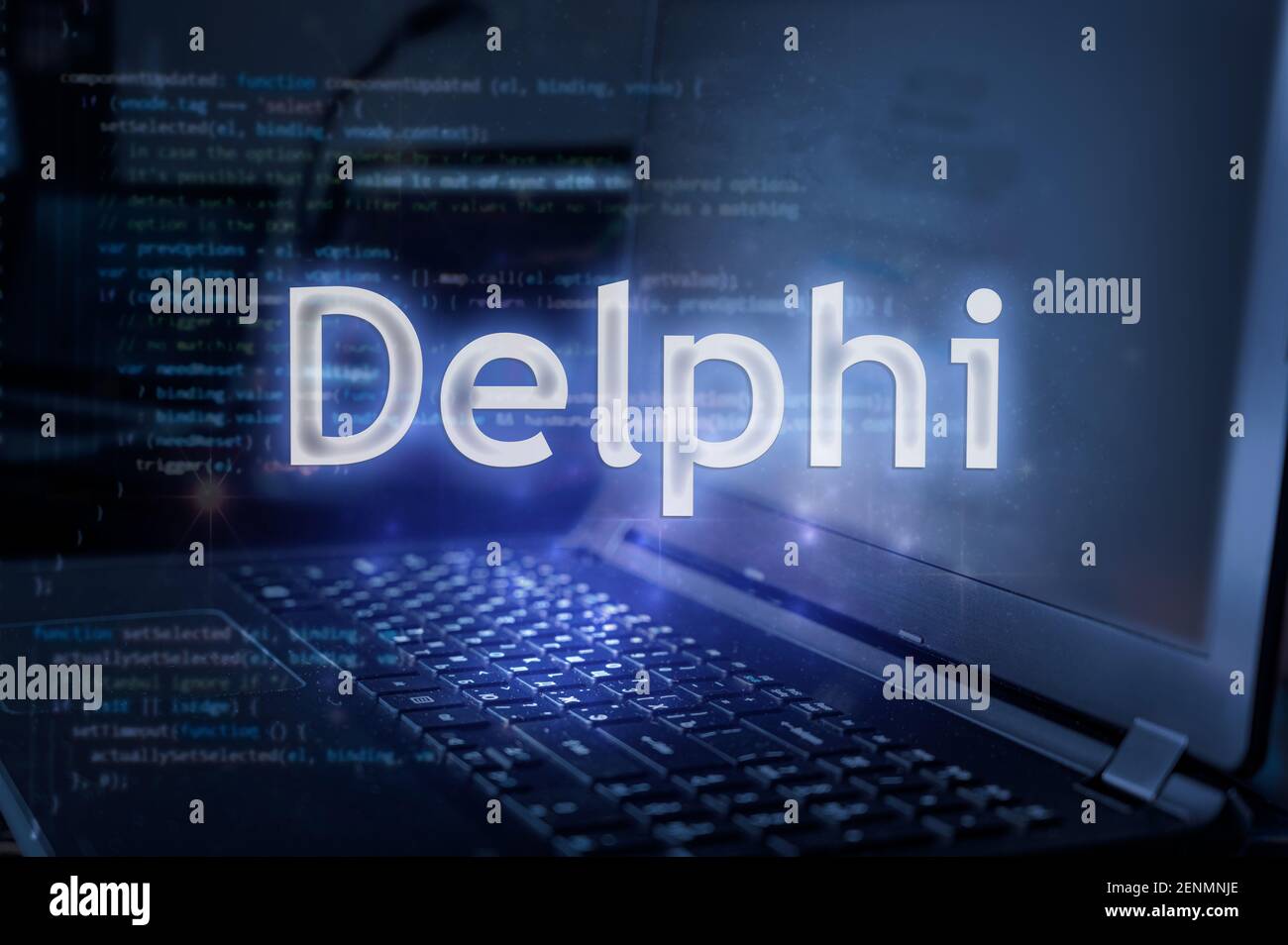 Delphi Inschrift gegen Laptop und Code Hintergrund. Lernen Programmiersprache, Computer-Kurse, Schulungen. Stockfoto