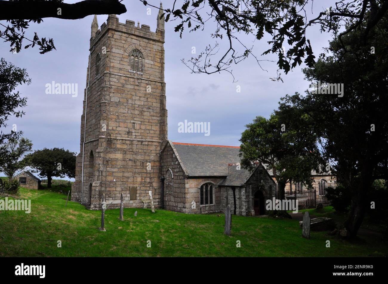 St. Uny Kirche, Lelant, im senkrechten Stil gebaut, stammt meist aus dem späten 15th und frühen 16th Jahrhundert, aber mit Teilen in Beweise aus der Stockfoto