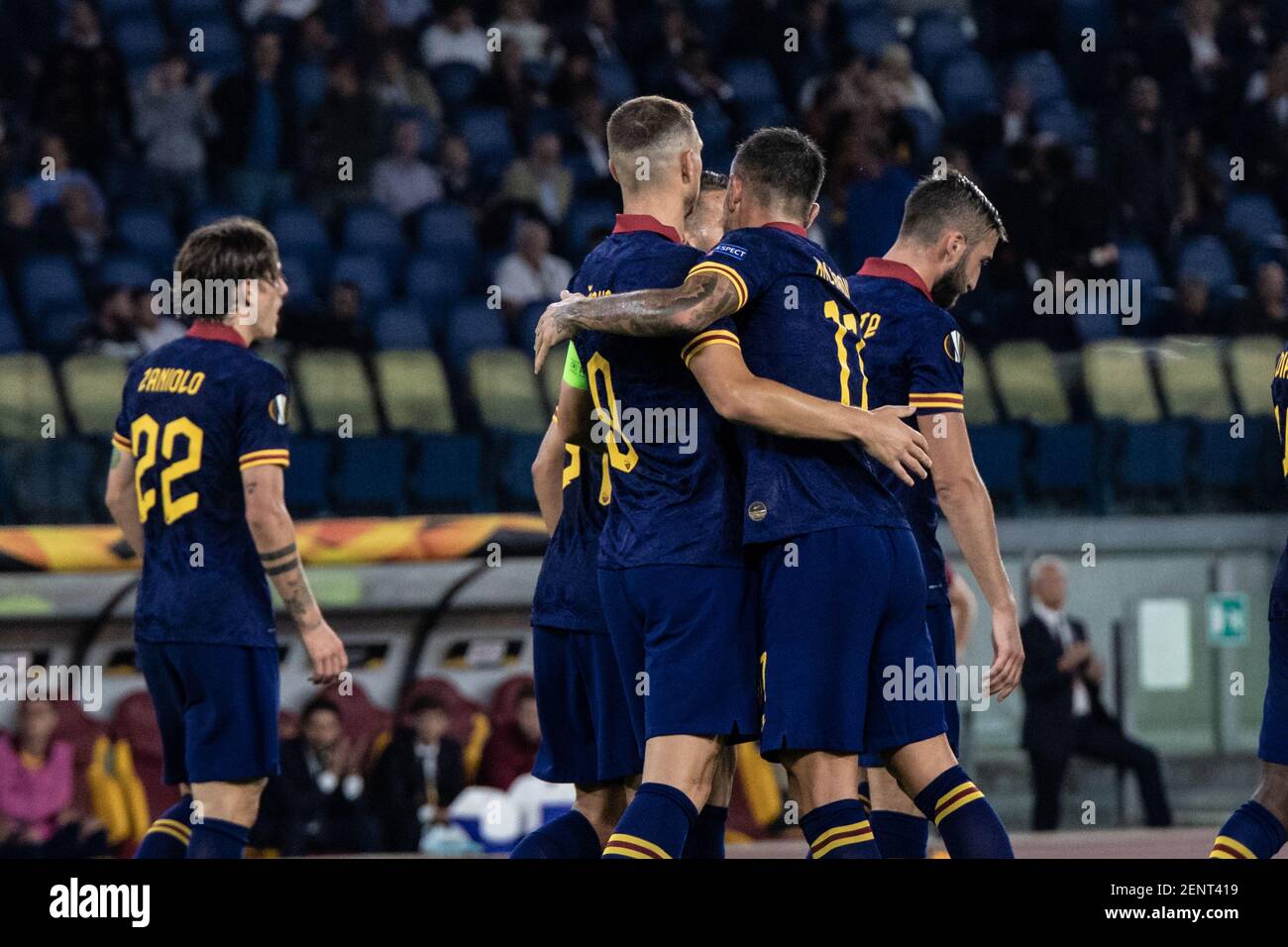 Edin Dzeko von AS Roma feiert nach einem Tor während der UEFA Europa League Spiel zwischen AS Roma und Istanbul Basaksehir im Olimpico Stadion. (Endnote: AS Roma 4:0 Istanbul Basaksehir) (Foto: Cosimo Martemucci / SOPA Images/Sipa USA) Stockfoto