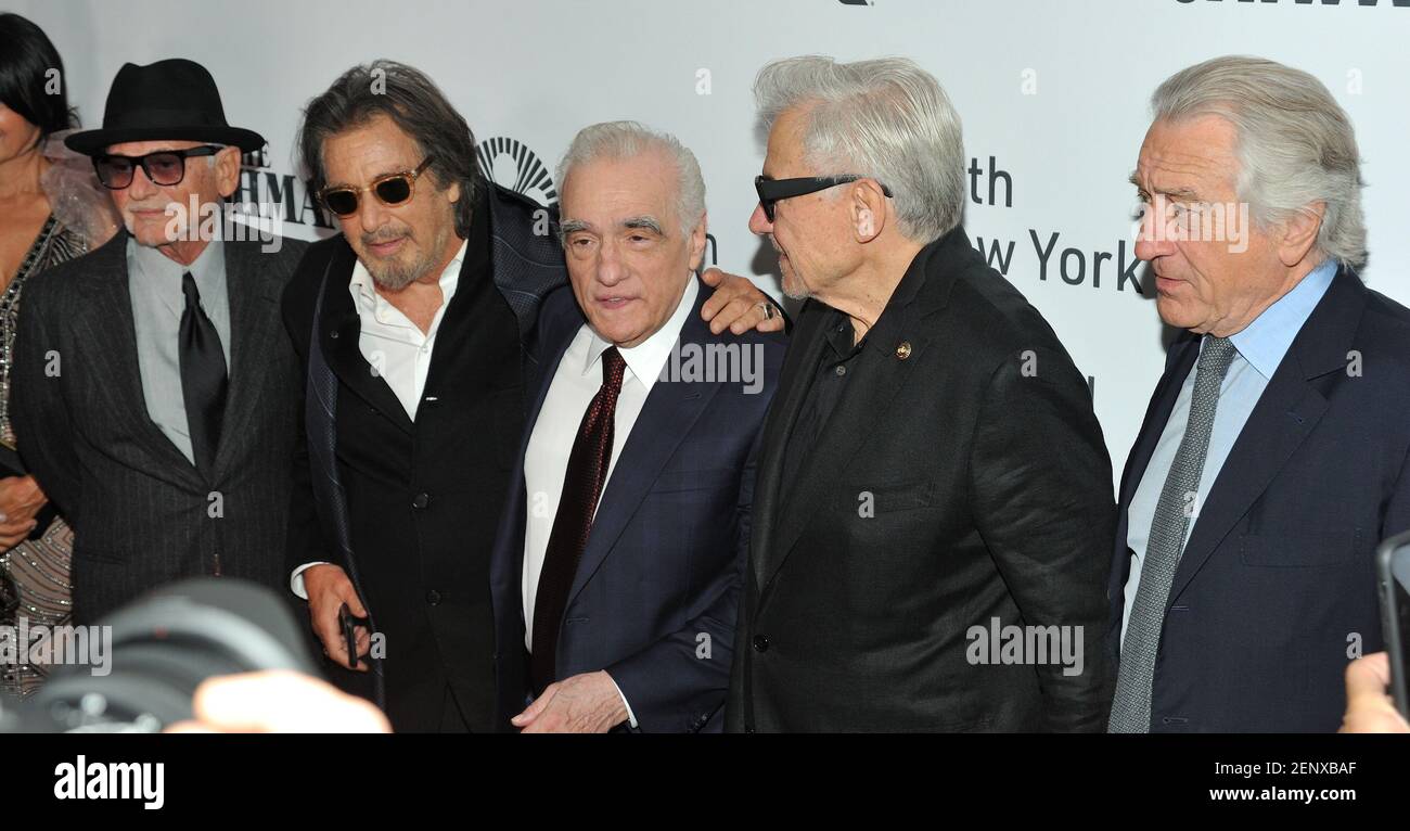 L-R: Die Schauspieler Joe Pesci, Al Pacino, der Regisseur Martin Scorsese und die Schauspieler Harvey Keitel und Robert DeNiro besuchen am 27. September 2019 die Eröffnungsnacht des jährlichen New York Film Festivals 57th in der Alice Tully Hall in New York, NY. (Foto von Stephen Smith/SIPA USA) Stockfoto