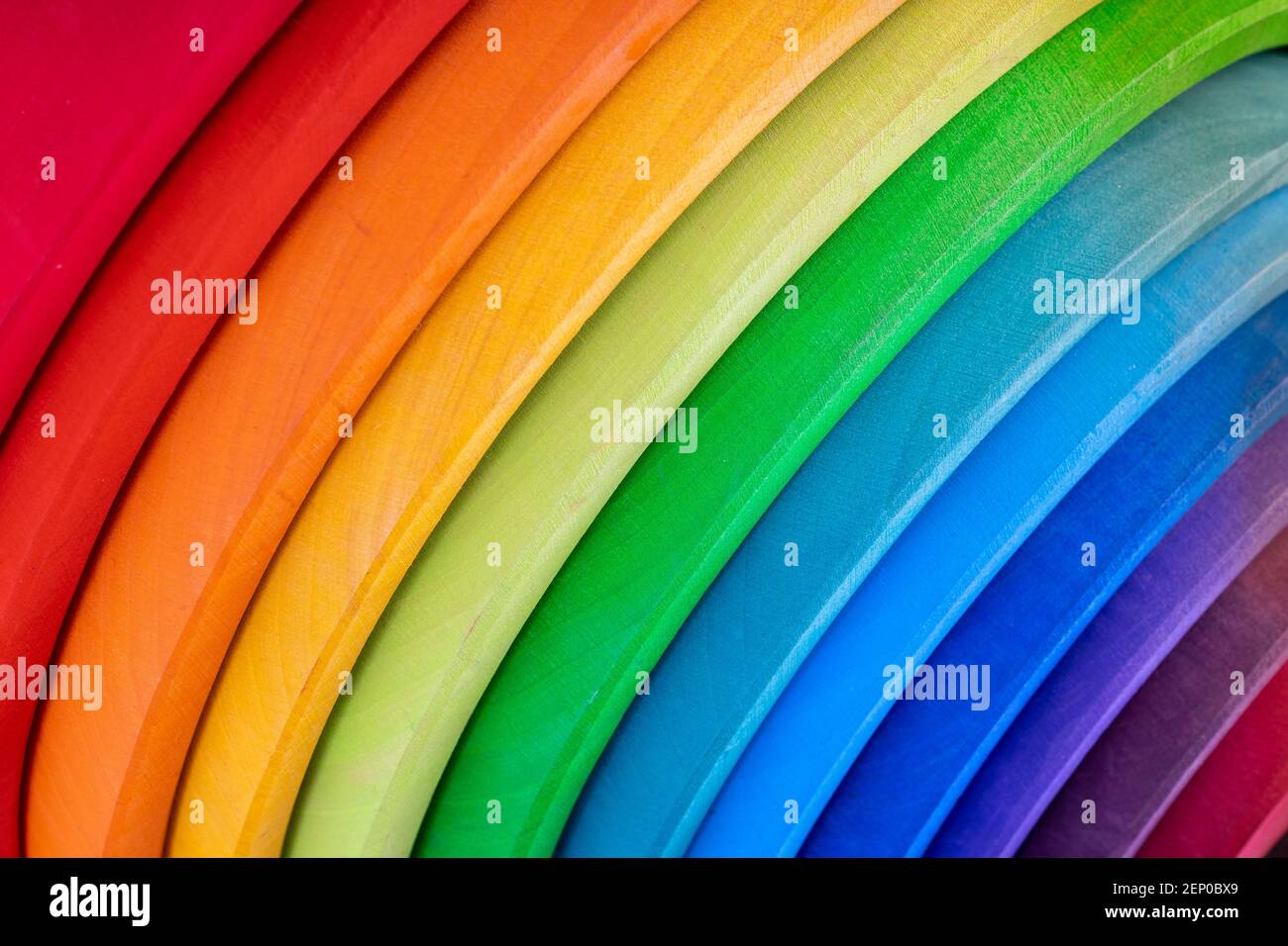 Holzfarbe Stapeln Regenbogen Form Kinder Pädagogische Spielzeug-Set. Nahaufnahme. Stockfoto