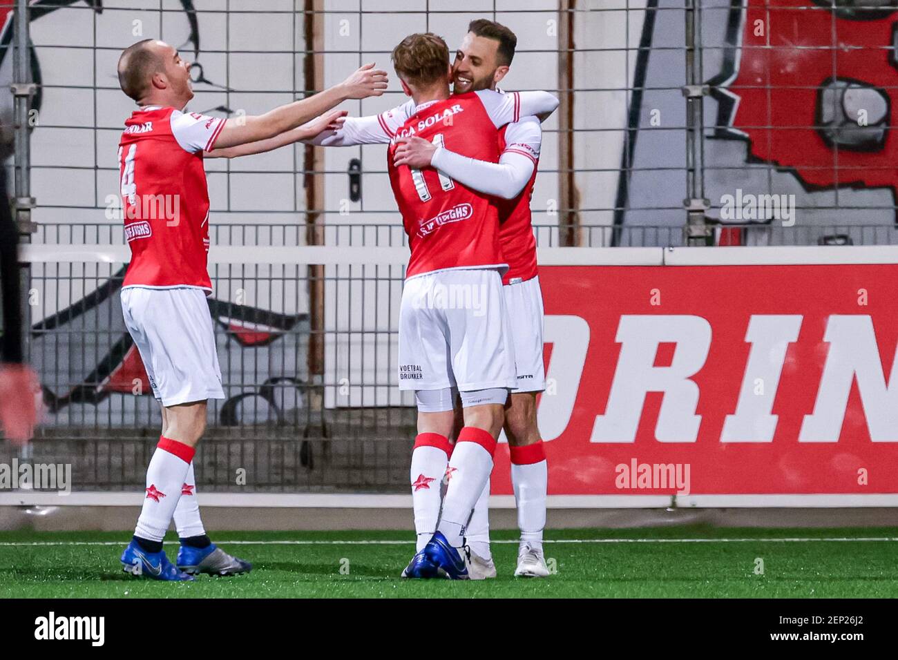 MAASTRICHT, NIEDERLANDE - FEBRUAR 26: Manuel Angiulli vom MVV Maastricht feiert sein zweites Tor seiner Seite während der niederländischen Keukenkampioendivisi Stockfoto