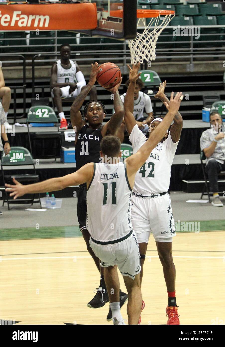 26. Februar 2021 - Long Beach State 49ers Guard Chance Hunter #31 schießt einen leichten Korb während eines Spiels zwischen den Hawaii Rainbow Warriors und dem Long Beach State 49ers in simplifi Arena im Stan Sheriff Center in Honolulu, HI - Michael Sullivan/CSM Stockfoto