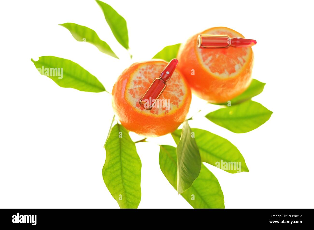 Vitamin C. Serum mit Vitamin C. Glasampullen close-up auf Mandarinen Früchte mit hellgrünen Blättern isoliert auf weißem Hintergrund.Prävention von Stockfoto