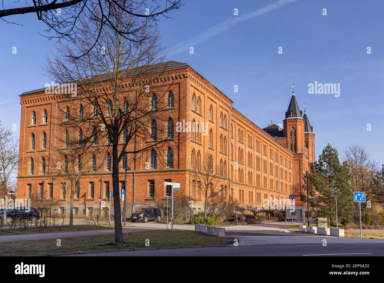 Das neue Rathaus von Celle ist ein markante Backsteingebäude direkt außerhalb der Altstadt. Stockfoto