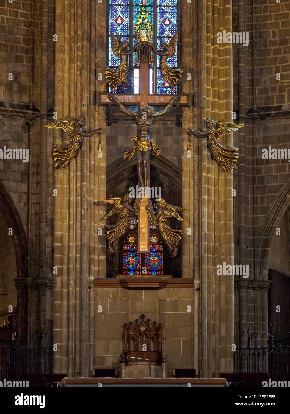 Altar in der Kathedrale des Heiligen Kreuzes und Saint Eulalia - Barcelona, Katalonien, Spanien Stockfoto