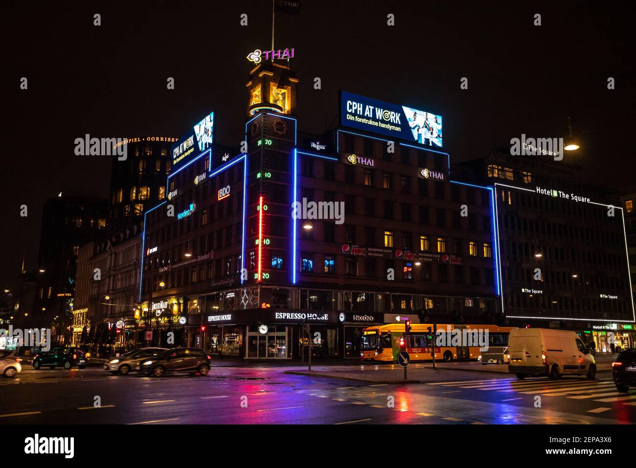 Zentrum von Kopenhagen bei Nacht auf dem H. C. Andersens Blvd Stockfoto