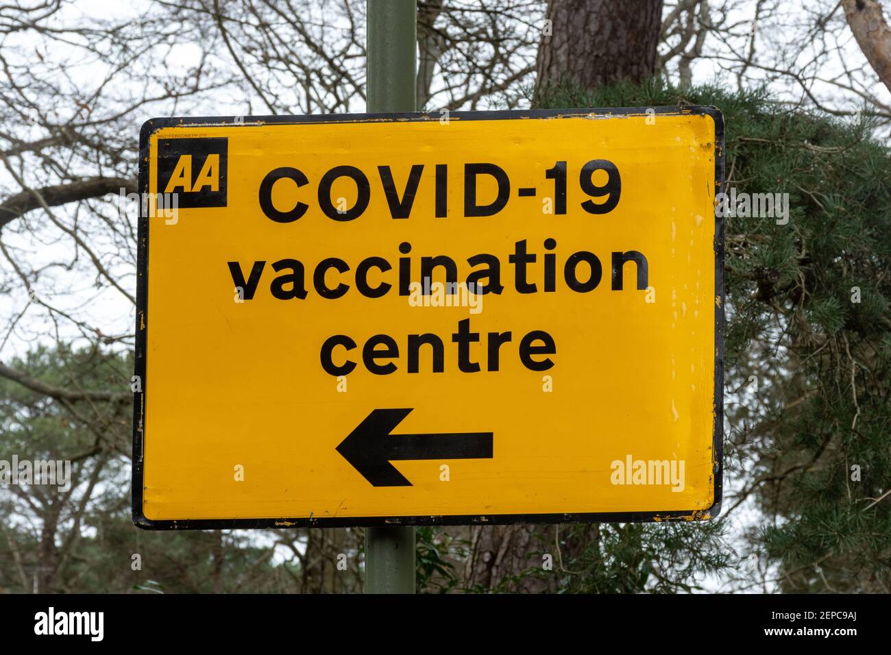 Covid-19 Impfzentrum Zeichen, England, Großbritannien, 2021 Stockfoto